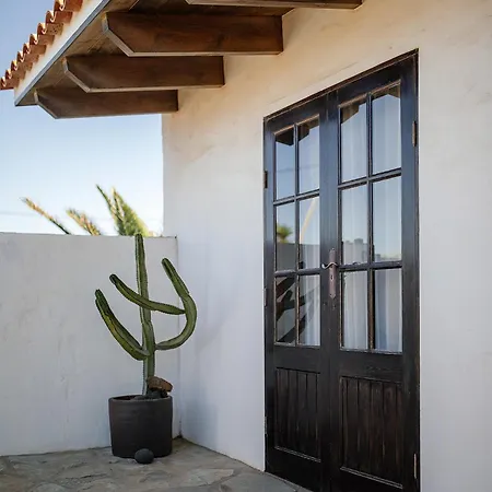 Casa Chris Y Marie, With Heated Mini Pool Lajares